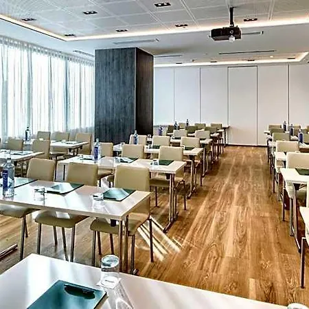 Sercotel Rosaleda ホテル