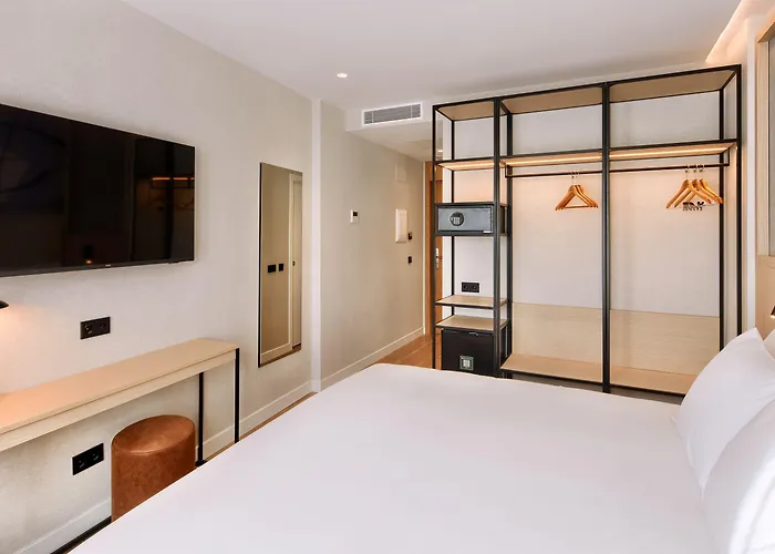 فندق Sercotel Rosaleda مالقة