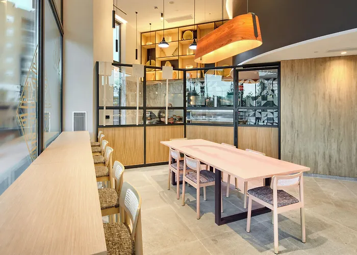 Sercotel Rosaleda مالقة
